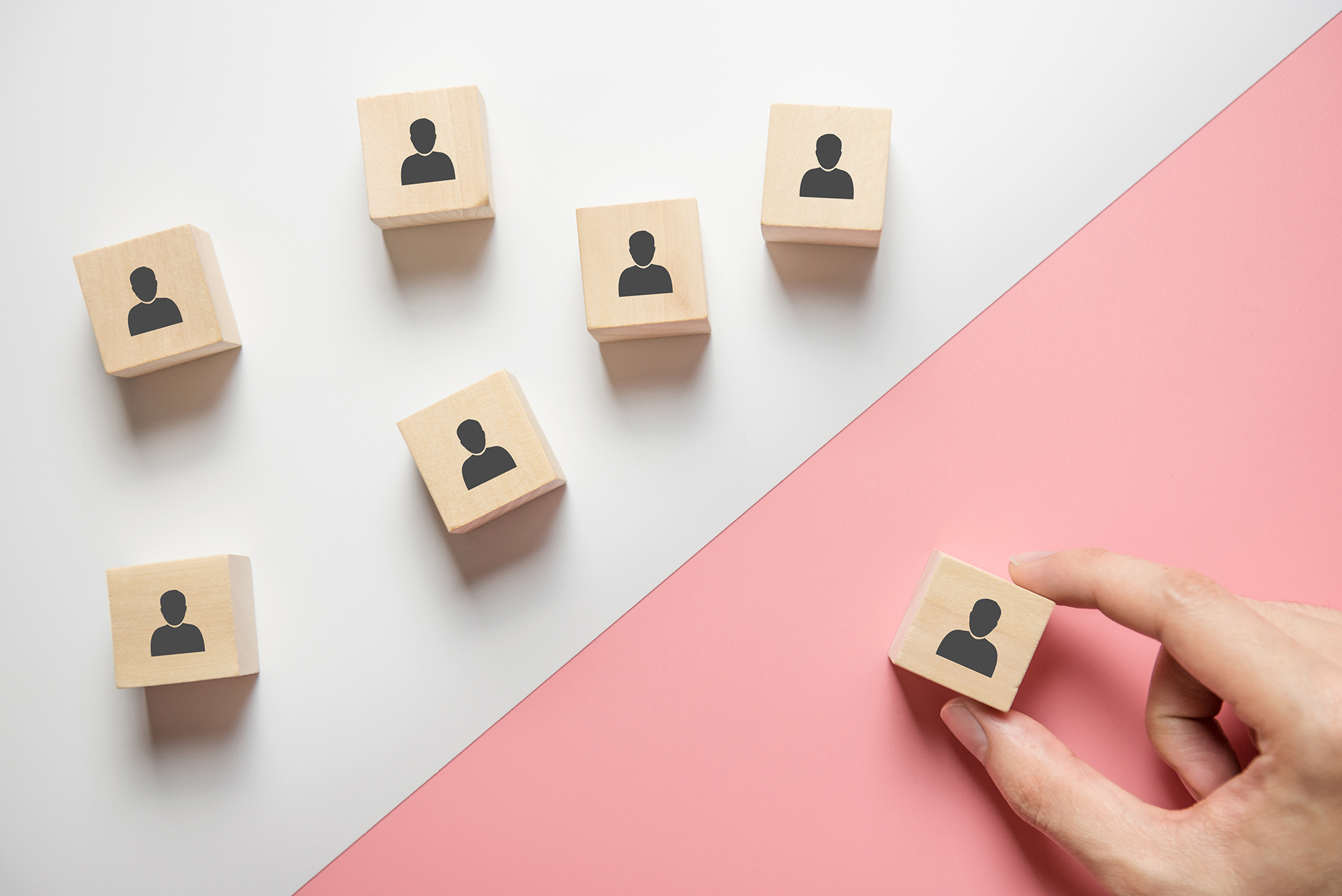 How do I choose a criminal lawyer?